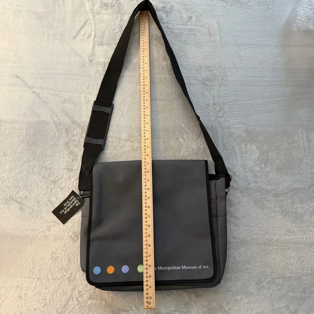 The Metropolitan Museum of Art Messenger‎ Bag Gray Renaissance M Dot NEW
